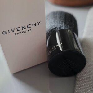 GWP-Givenchy Parfums Makeup Brush – NWT